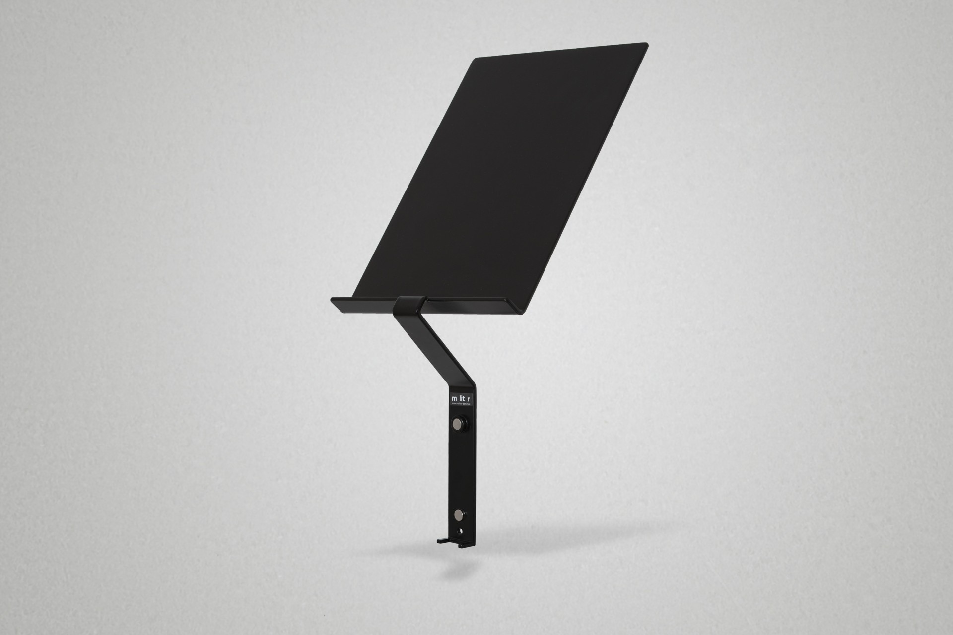 LEANDER Flyer Holder PSK - Image 3
